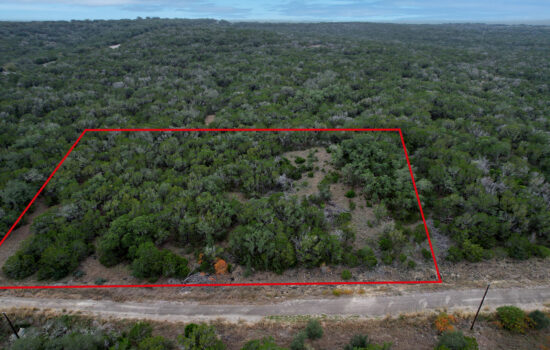 2 Acre Lot with Long-Range Views in Hondo, TX